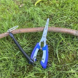 16.5cm Aluminum Alloy Fishing Pliers Multifunctional Lure Pliers with Lanyard for Hook Removing, Line Cutting and Sinker Crimping
